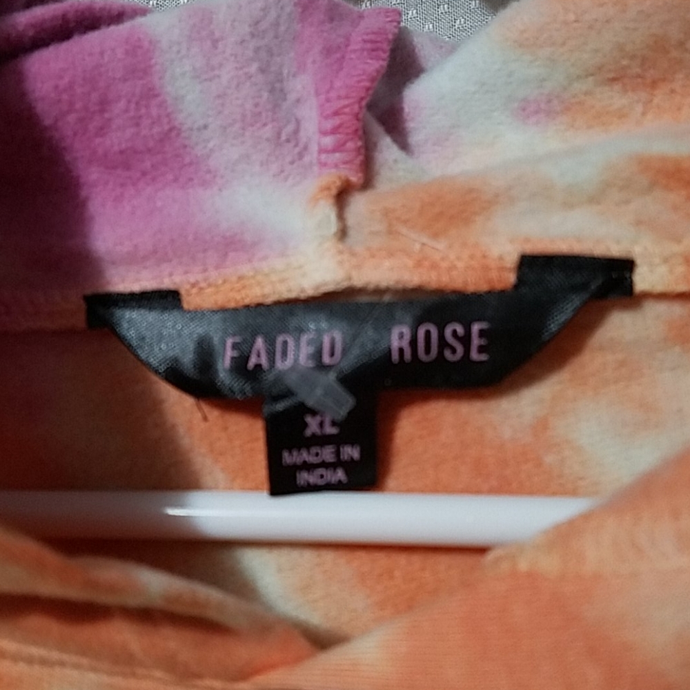 Faded rose crop hooded - Picture 3 of 5